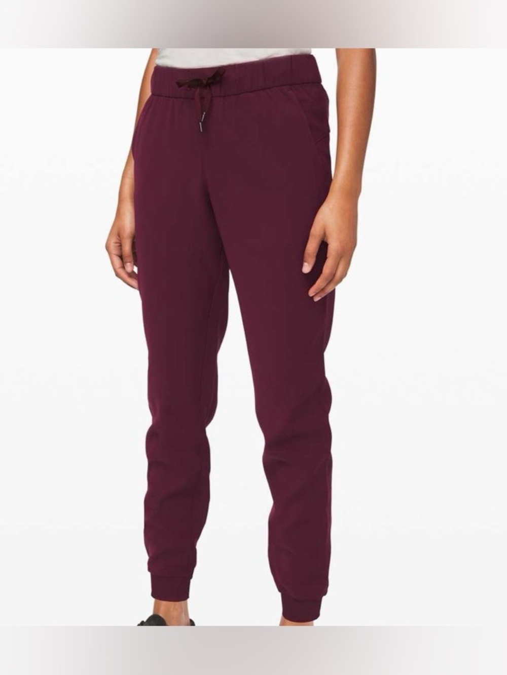 Lululemon On the Fly Jogger
Dark Adobe size 4